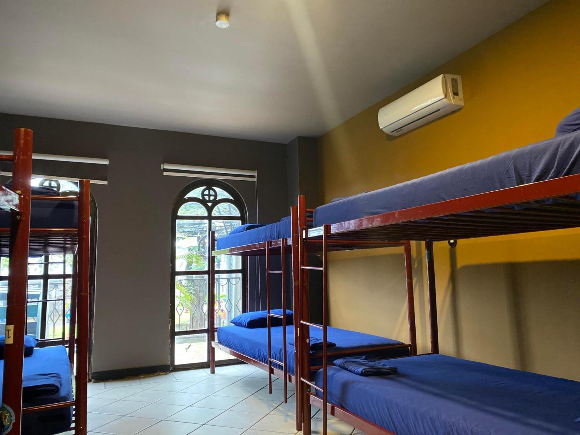 Alajuela Backpackers Airport Hostel Exterior foto